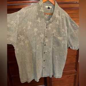 Tommy Bahama Hawaiian shirt 100% silk w/ left pocket, size x-large